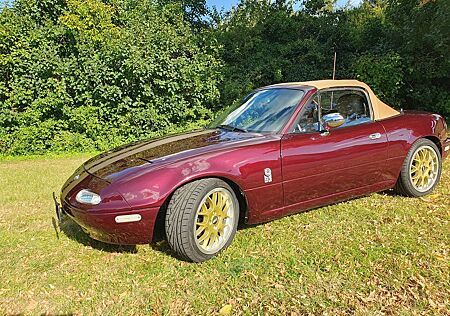 Mazda MX-5 1.6 Cosmo Top restauriert