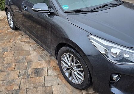 Kia Rio 1.0 T-GDI 100 Dream-Team Edition Dream-T...