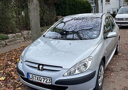 Peugeot 307 1.6 16V 110 -
