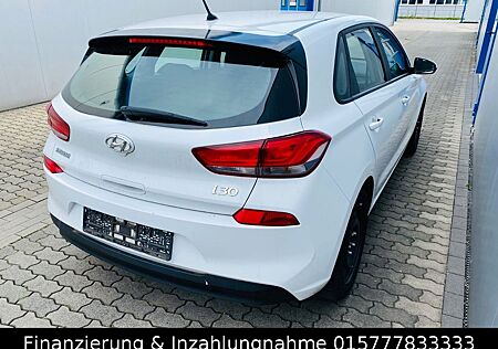 Hyundai i30 Select Klima Bluetooth Tempomat 8 Fach