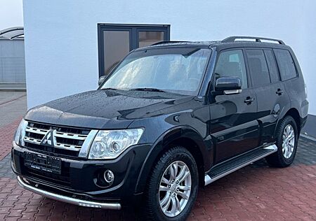 Mitsubishi Pajero 3.2 DI-D Instyle*NUR 120TKM*PANO*7SITZER*