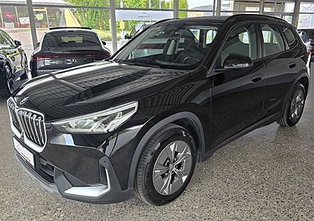 BMW iX1 xDrive Smartp*AHK*Kamera*Navi*SH*PDC*LED