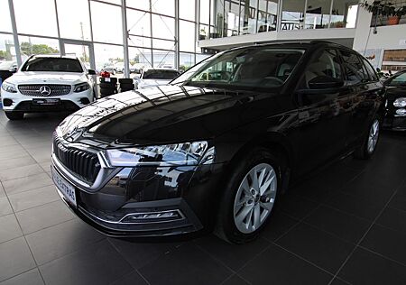 Skoda Octavia 2.0 TDI DSG Combi First Edition/ACC/HUD/