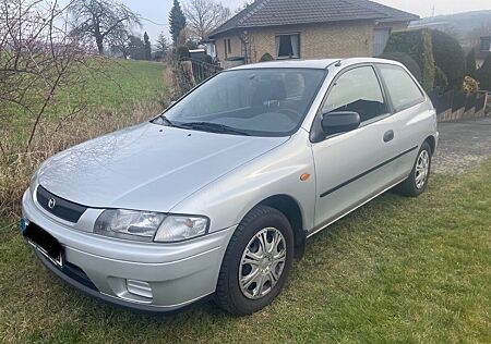 Mazda 323 | BJ 1998 | 31.000 km | Top gepflegt | TÜV