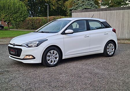 Hyundai i20 Classic*wenig km*Klima*8-Fach Bereifung