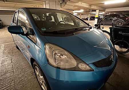 Honda Jazz 1.2 - 1 hand Benzin + Gas TÜV neu!
