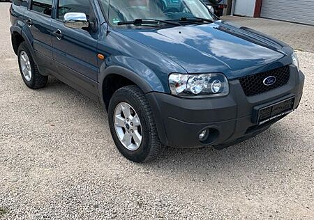 Ford Maverick Basis AHK Allrad Schiebed.