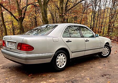 Mercedes-Benz E 230 ELEGANCE Elegance