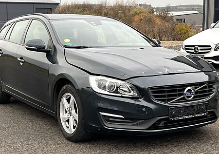 Volvo V60 Kombi Linje Business / Xenon / Kamera