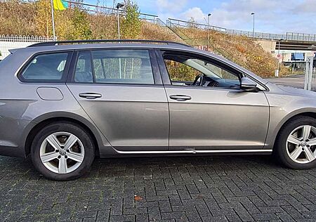 VW Golf Volkswagen 1.6 TDI/voll SH/schöne Ausstattung/Massage