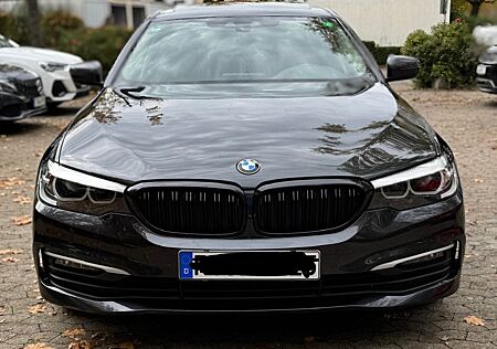 BMW 520d xDrive A -KlimaA -Kamera -