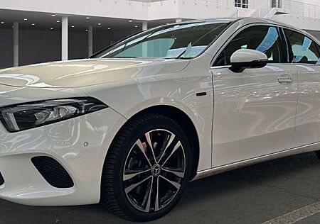 Mercedes-Benz A 250 A250e*Limo*Edi19*360KAM*AHK*Wide*Ambiente*18