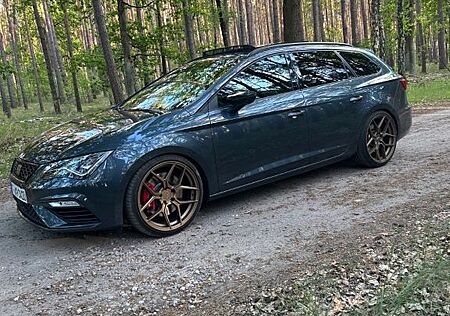 Seat Leon 2.0 ST CUPRA 300 DSG 4Drive PANO|FullLink|B