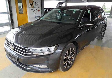 VW Passat Volkswagen Variant DSG Business AHK/Pano/360/DYNAUD