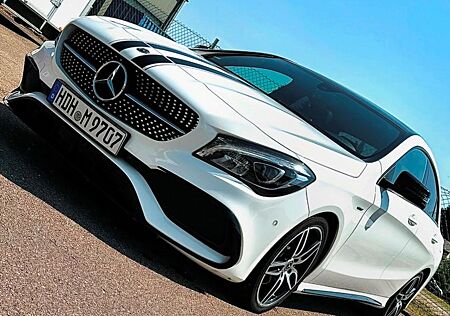 Mercedes-Benz CLA 250 4MATIC DCT -