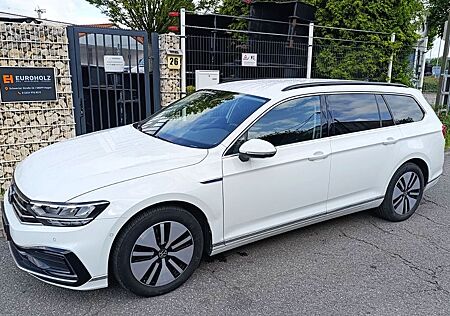 VW Passat Variant Volkswagen Passat 1.4 TSI DSG GTE Plug In Hybrid Neu BATTER