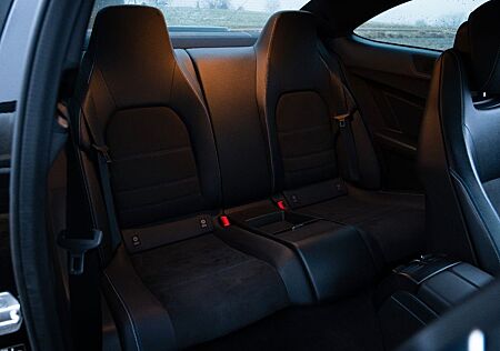 Mercedes-Benz C 180 C180 Coupé AMG-Line/Distronic/Kamera/Alcantara