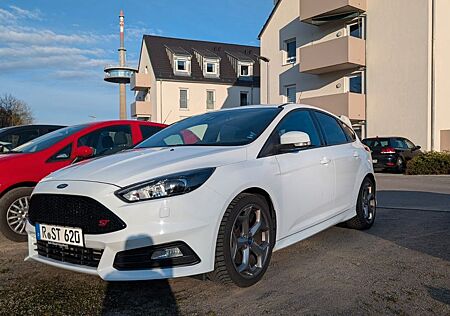 Ford Focus 2,0 EcoBoost ST