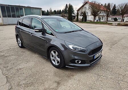 Ford S-Max 2,0 TDCi 132kW 4x4 PowerShift 7Sitzer