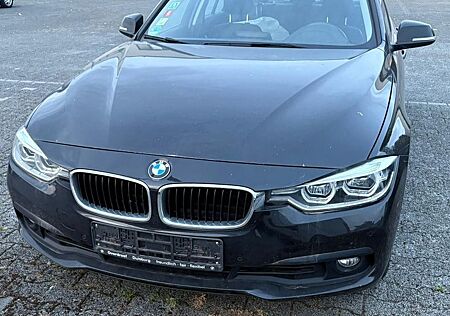 BMW 320i xDrive Advantage Automatic Advantage