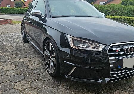 Audi S1 2.0 TFSI quattro -
