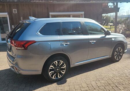 Mitsubishi Outlander 2.0 Benziner PEHV 4WD