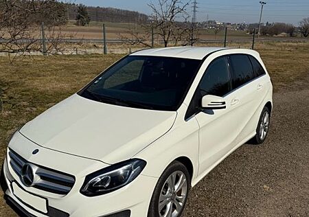 Mercedes-Benz B 200 gebraucht kaufen Mercedes-Benz B 200 d Style