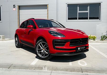 Porsche Macan -