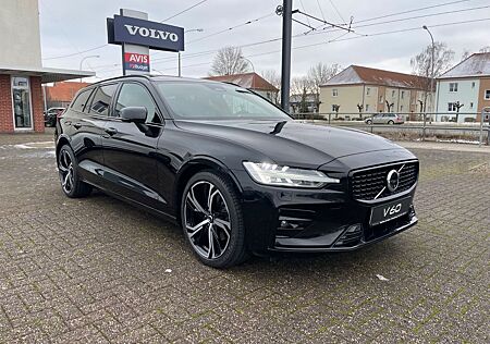 Volvo V60 B4 Plus Dark Aut. Pano FahrerAss AHK Sitzbel