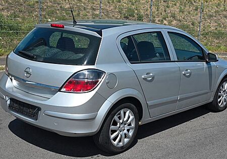 Opel Astra 1.6 TÜV , 8fach Alufelgen