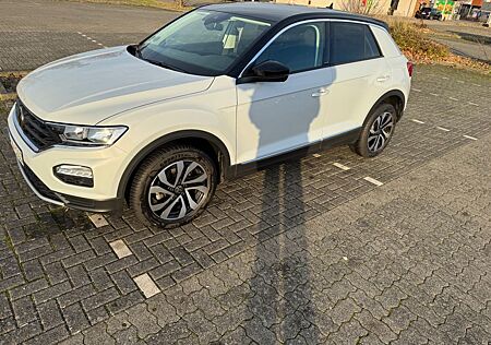 VW T-Roc Volkswagen 1.5 TSI ACTIVE ACTIVE