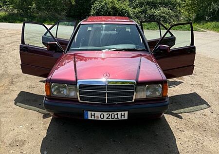Mercedes-Benz 190 190e 1.8 Avantgarde Rosso