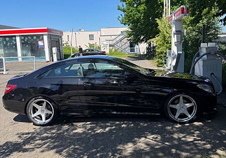 Mercedes-Benz E 350 Coupé CGI BlueEFFICIENCY AVANTG....