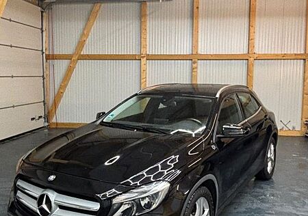 Mercedes-Benz GLA 220 GLA -Klasse CDI / d 4Matic