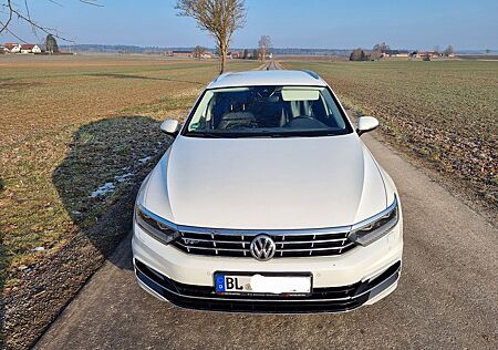 VW Passat Variant Volkswagen 2.0 TDI / Rline / Std.Hz. / AHK