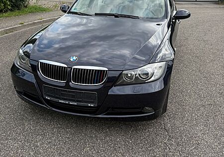 BMW 325i -