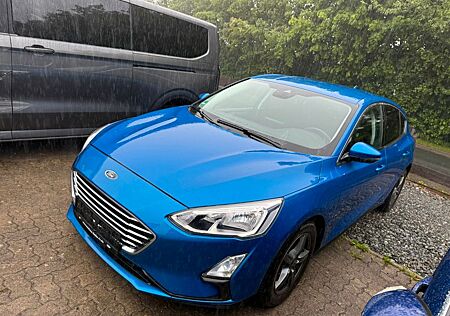 Ford Focus 1,5 EcoBoost 110kW Cool & Connect Auto