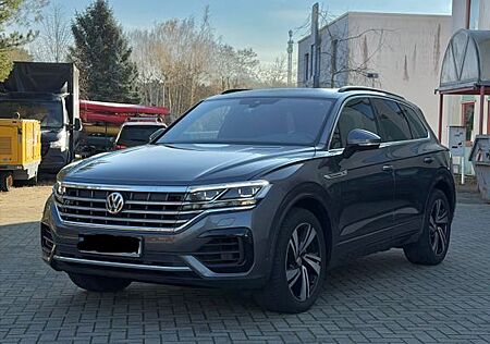 VW Touareg Volkswagen 3.0 V6 TDI 210kW 4MOT Tiptr. R-Line ...