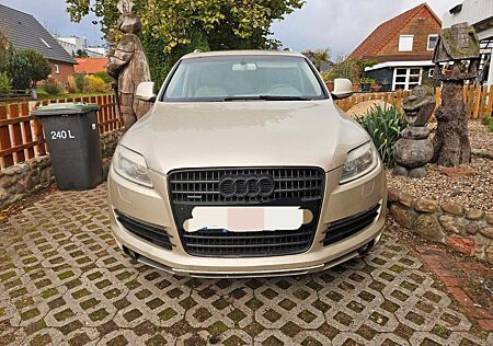 Audi Q7 4.2 FSI quattro V8