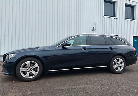 Mercedes-Benz E 220 d T Autom. -