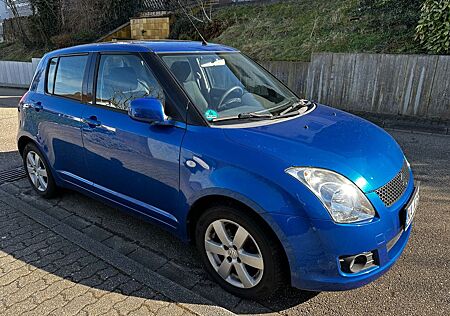Suzuki Swift Lim. 1.3 Comfort/Klima/blau HU Neu (04/27)