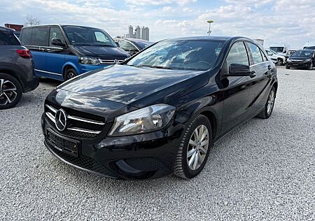 Mercedes-Benz A 180 BlueEfficiency Teilleder Navi PDC Euro-6