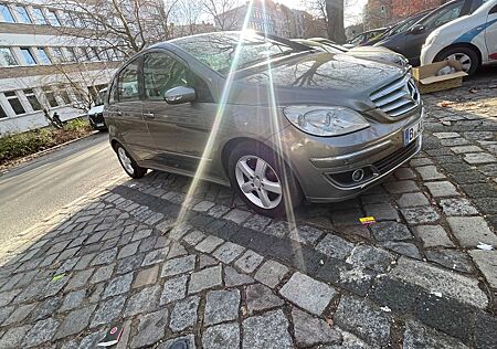 Mercedes-Benz B 170 -