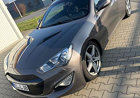 Hyundai Genesis Coupe Facelift 3.8 V6 8Gang Automatik