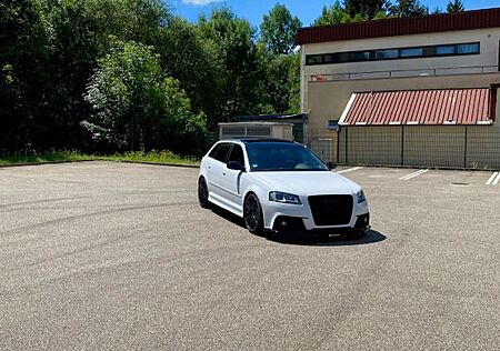 Audi S3 2.0 S tronic - LED Alcantara-Carbon Lenkrad