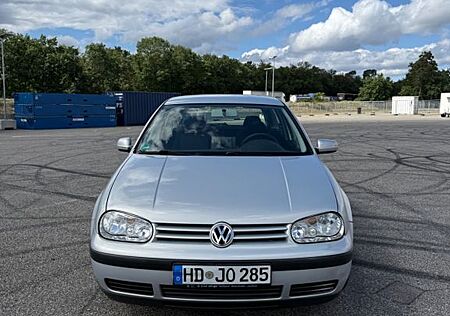 VW Golf Volkswagen 1.6 EU4 Basis