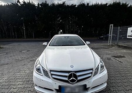 Mercedes-Benz E 250 Coupé BlueEFFICIENCY AVANTGARDE ...