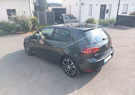 VW Golf Volkswagen VII 1.2 TSI BMT ALLSTAR, 1.Hand, Anhängerk.