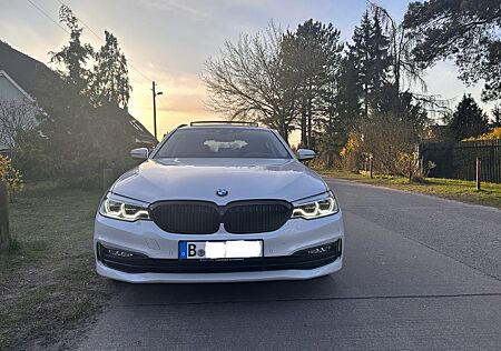 BMW 530d xDrive AHK, Pano, Klima, Sport, HUD, Navi