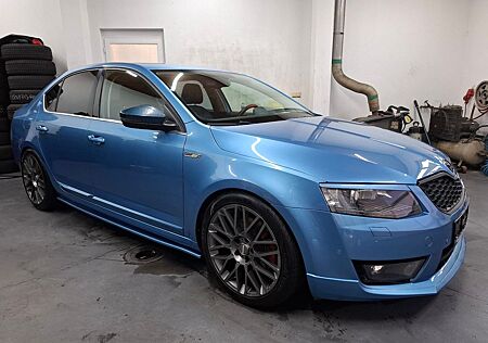 Skoda Octavia Lim. Elegance,Klima,Sitzheizung,Xenon!